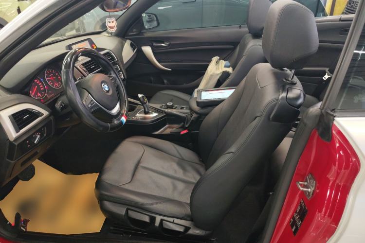 Used BMW 2 Series 2015 218i Convertible Coupe Left Front Seat