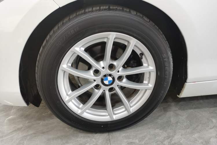 Used BMW 2 Series 2015 218i Convertible Coupe Left Front Wheel Hub