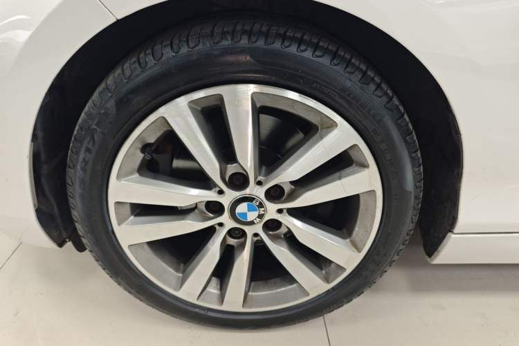 Used BMW 2 Series 2015 220i Convertible Coupe Leading Model Left Front Wheel Hub