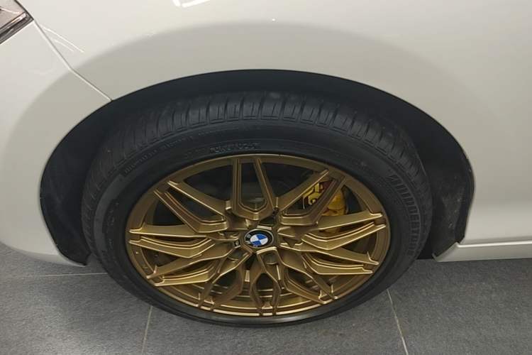 Used BMW 2 Series 2015 220i Convertible Coupe Leading Model Left Front Wheel Hub