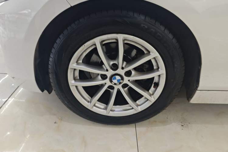 Used BMW 2 Series 2015 218i Convertible Coupe Left Front Wheel Hub
