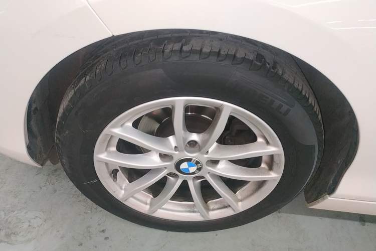 Used BMW 2 Series 2015 218i Convertible Coupe Left Front Wheel Hub