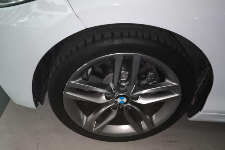 Used BMW 2 Series 2015 220i Convertible Coupe M Sport Edition Left Front Wheel Hub