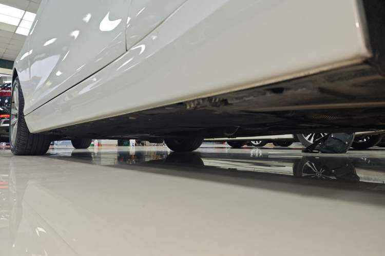 Used BMW 2 Series 2015 220i Convertible Coupe Leading Model Left Side Sill