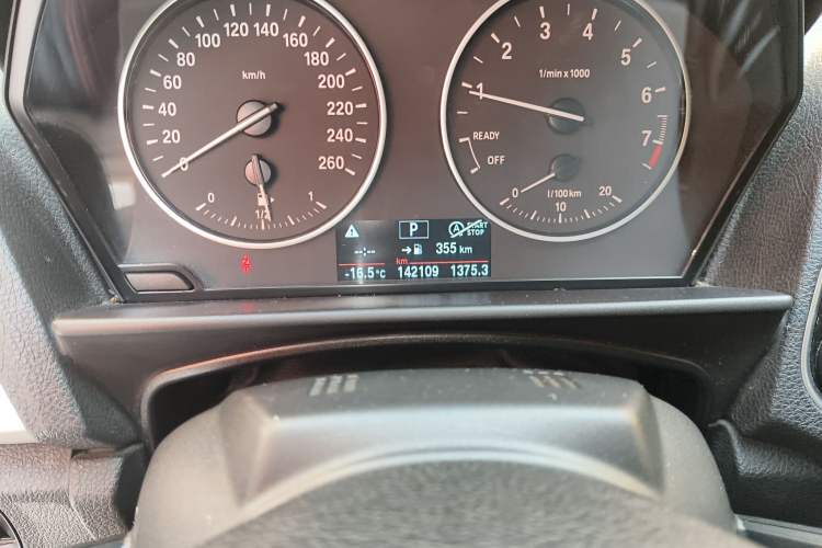 Used BMW 2 Series 2015 218i Convertible Coupe Odometer Close Up
