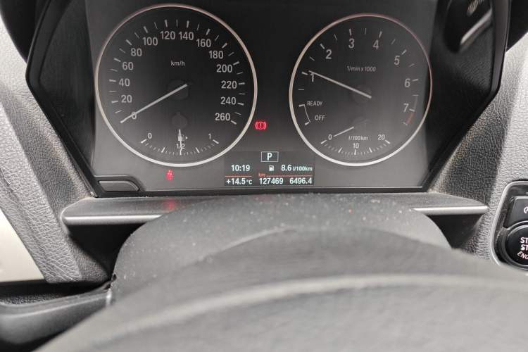 Used BMW 2 Series 2015 218i Odometer Close Up