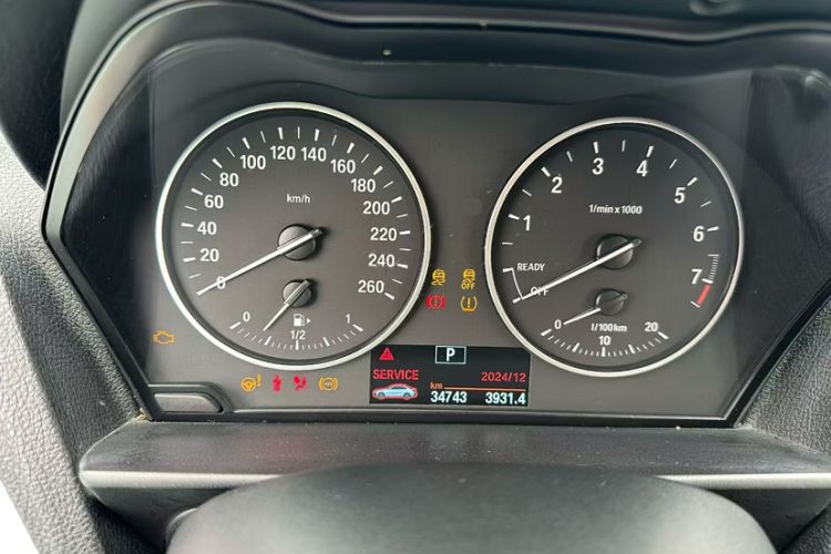 Used BMW 2 Series 2015 218i Odometer Close Up