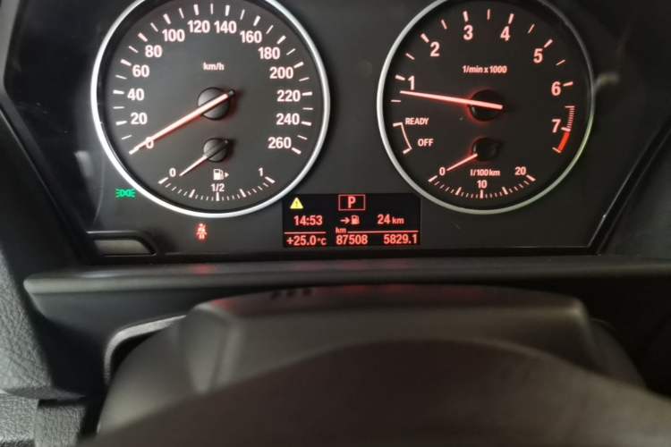 Used BMW 2 Series 2015 220i Convertible Coupe Leading Model Odometer Close Up