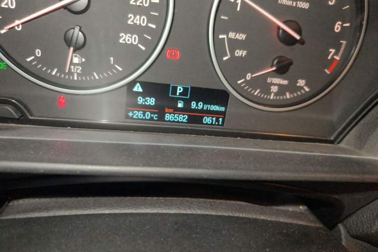 Used BMW 2 Series 2015 218i Odometer Close Up