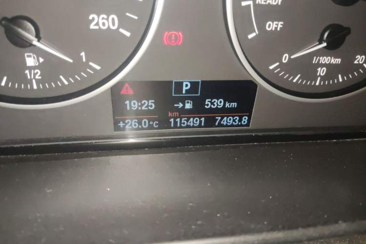 Used BMW 2 Series 2015 218i Convertible Coupe Odometer Close Up