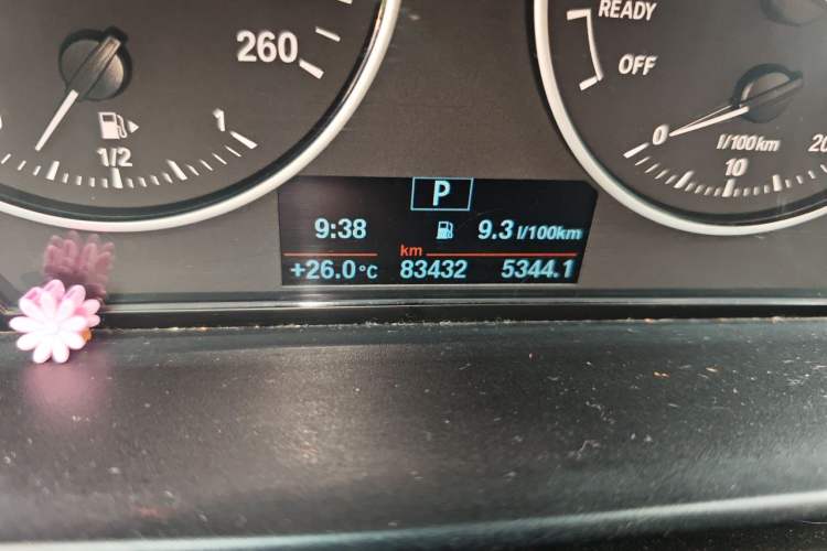 Used BMW 2 Series 2015 218i Odometer Close Up