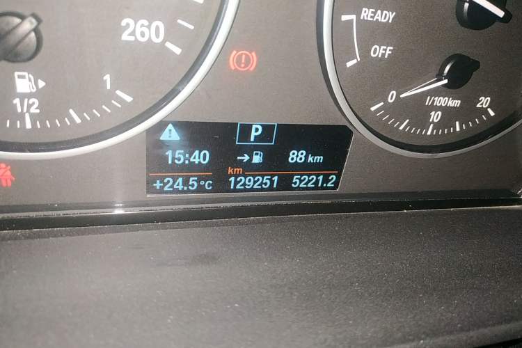 Used BMW 2 Series 2015 218i Convertible Coupe Odometer Close Up