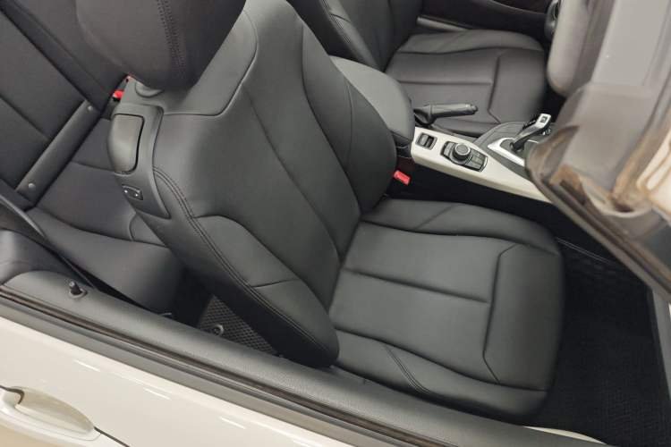 Used BMW 2 Series 2015 220i Convertible Coupe Leading Model Right Front Seat