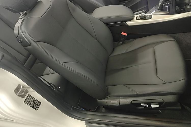 Used BMW 2 Series 2015 220i Convertible Coupe Leading Model Right Front Seat