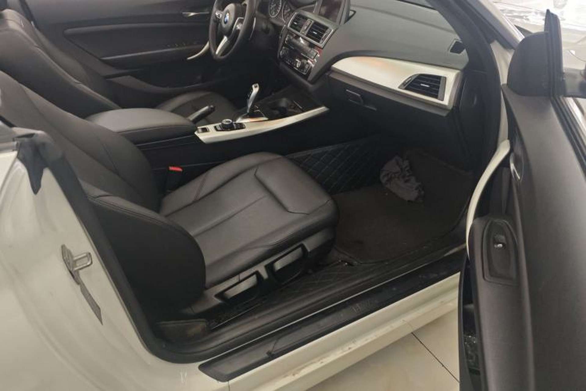 Used BMW 2 Series 2015 218i Convertible Coupe Right Front Seat