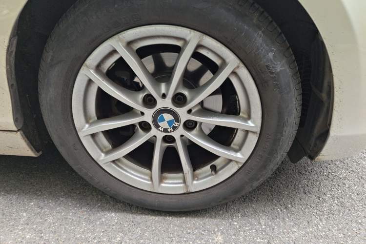 Used BMW 2 Series 2015 218i Convertible Coupe Right Front Wheel Hub