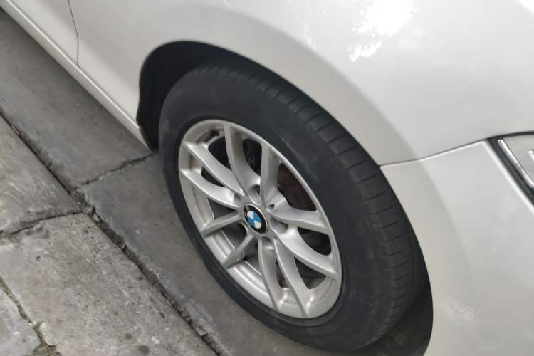 Used BMW 2 Series 2015 218i Convertible Coupe Right Front Wheel Hub