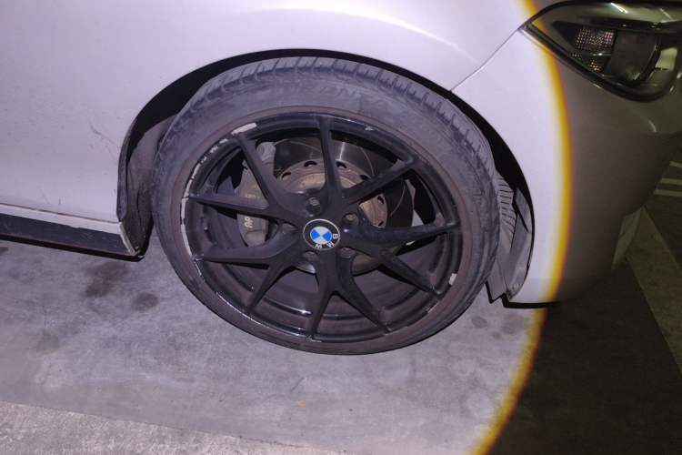 Used BMW 2 Series 2015 218i Convertible Coupe Right Front Wheel Hub