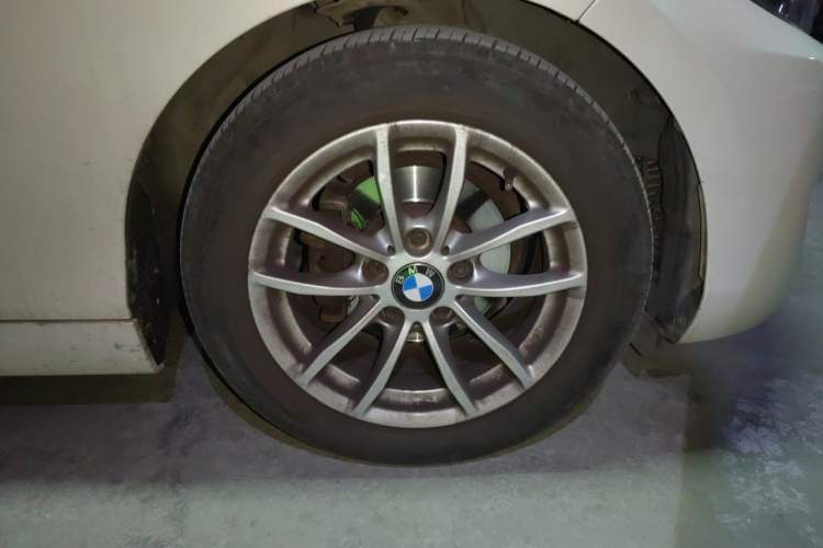 Used BMW 2 Series 2015 218i Right Front Wheel Hub