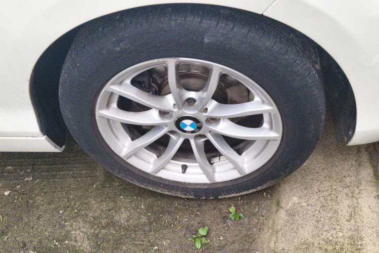 Used BMW 2 Series 2015 218i Convertible Coupe Right Front Wheel Hub