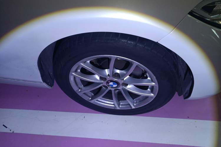 Used BMW 2 Series 2015 218i Convertible Coupe Right Front Wheel Hub