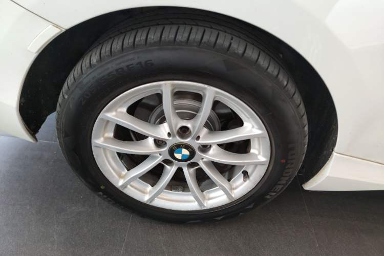 Used BMW 2 Series 2015 218i Convertible Coupe Right Rear Wheel Hub