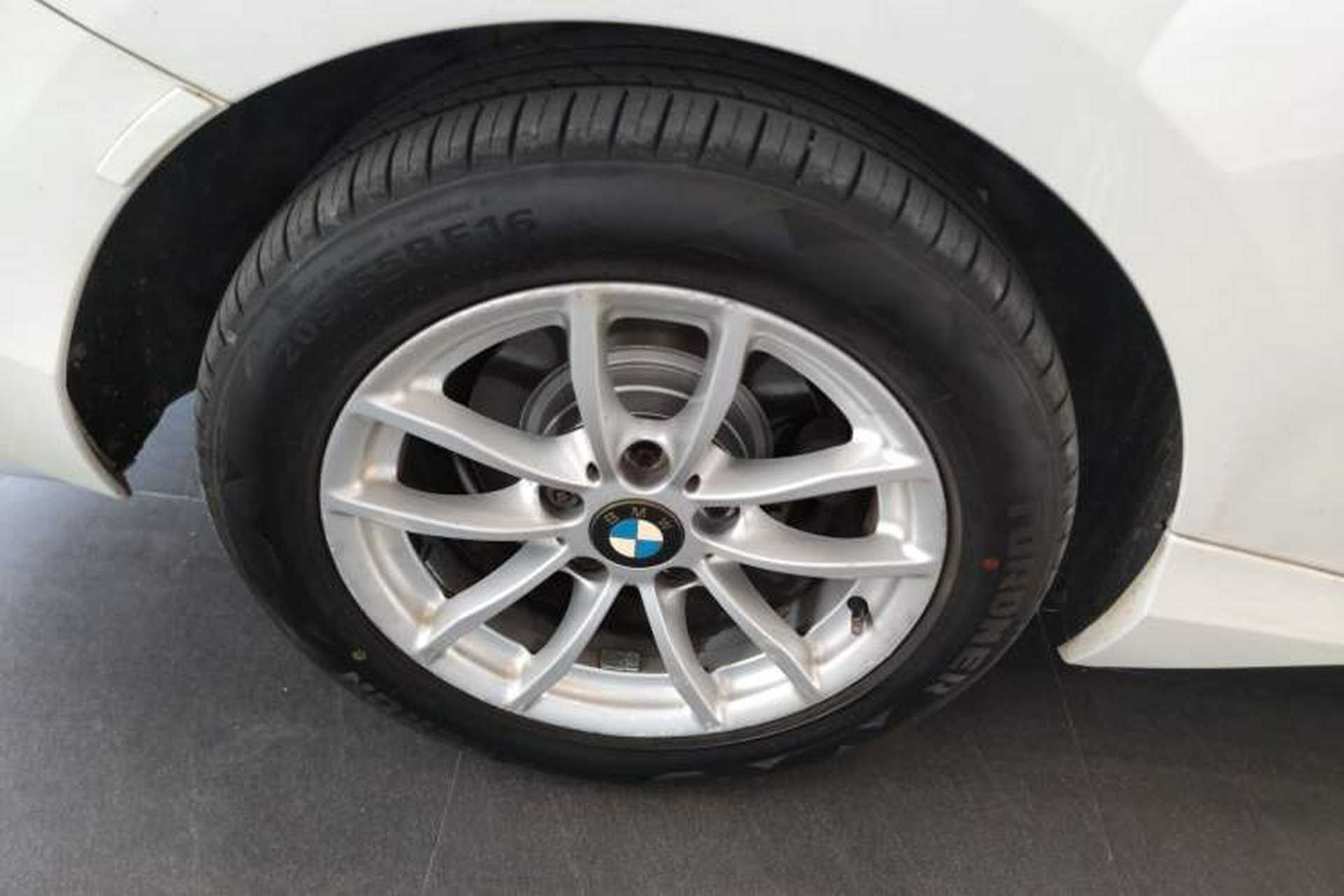 Used BMW 2 Series 2015 218i Convertible Coupe Right Rear Wheel Hub
