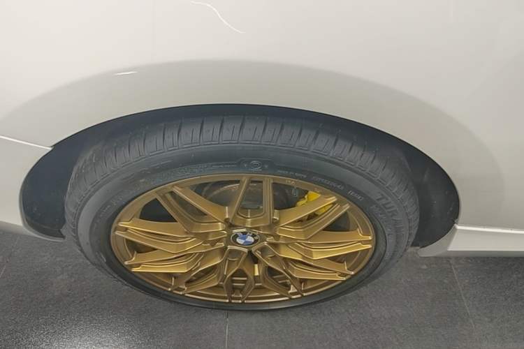 Used BMW 2 Series 2015 220i Convertible Coupe Leading Model Right Rear Wheel Hub