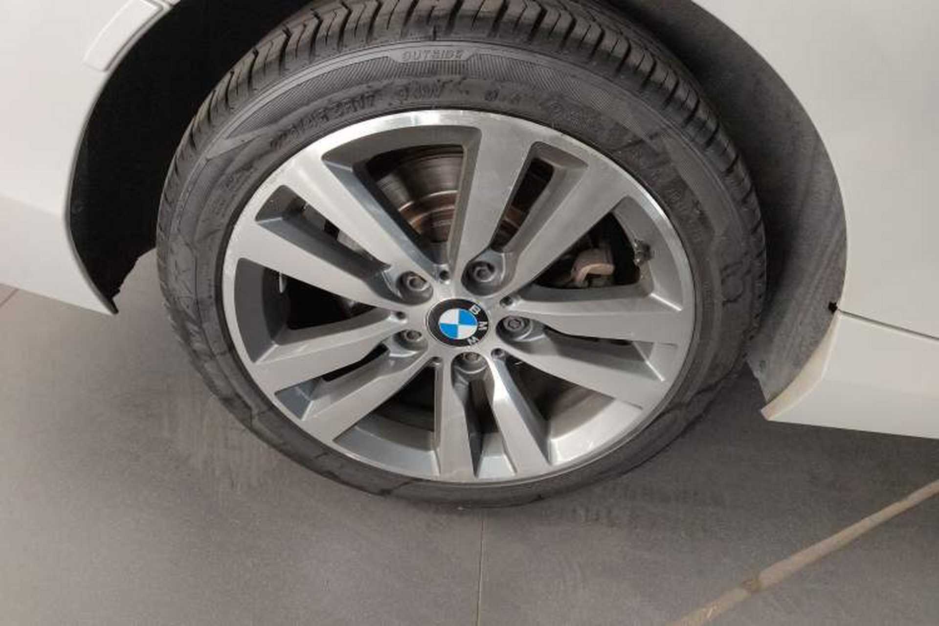Used BMW 2 Series 2015 220i Convertible Coupe Leading Model Right Rear Wheel Hub