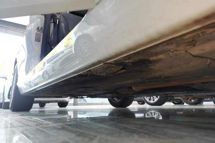 Used BMW 2 Series 2015 218i Convertible Coupe Right Side Sill