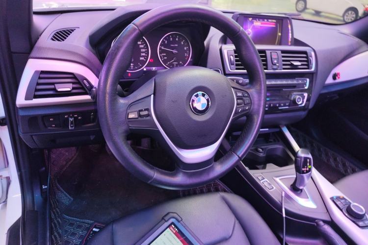 Used BMW 2 Series 2015 218i Convertible Coupe Steering Wheel