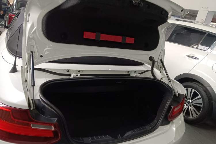 Used BMW 2 Series 2015 218i Convertible Coupe Trunk