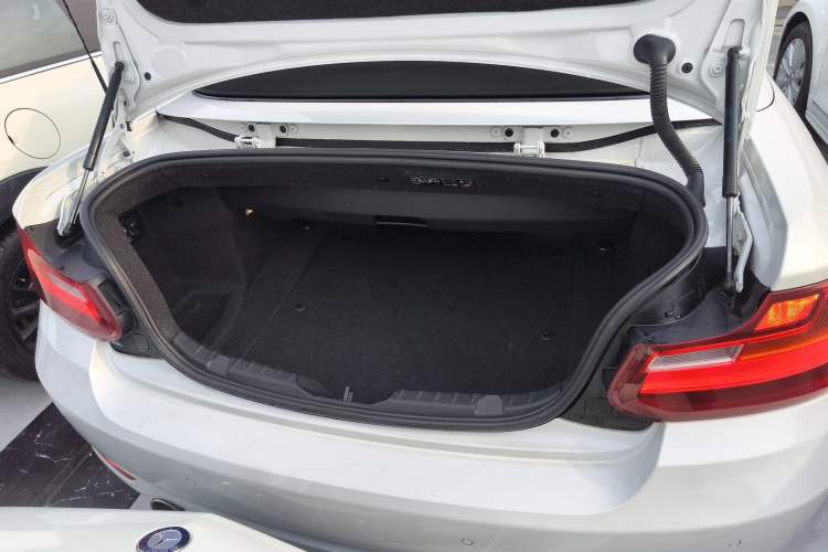 Used BMW 2 Series 2015 218i Convertible Coupe Trunk