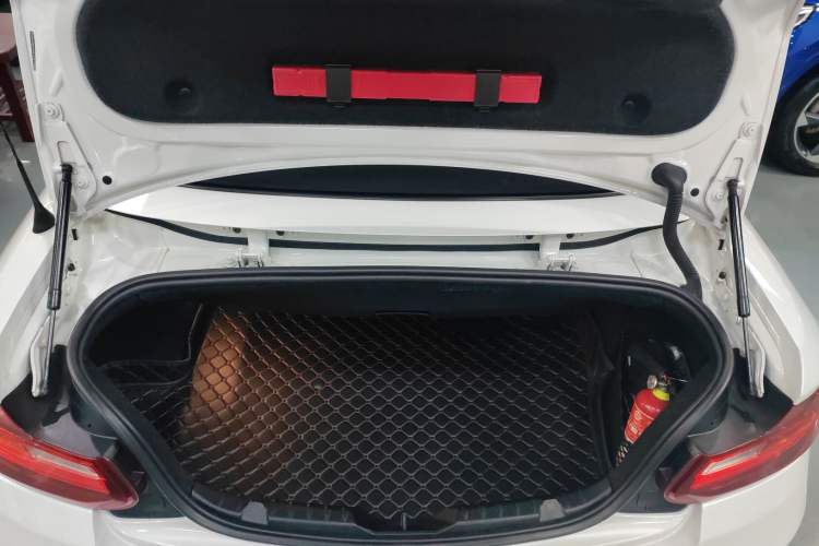 Used BMW 2 Series 2015 218i Convertible Coupe Trunk