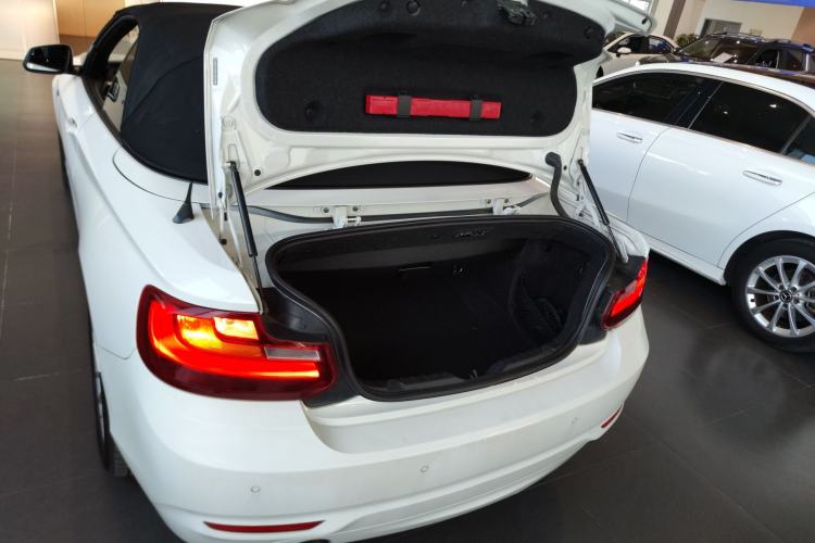 Used BMW 2 Series 2015 218i Convertible Coupe Trunk