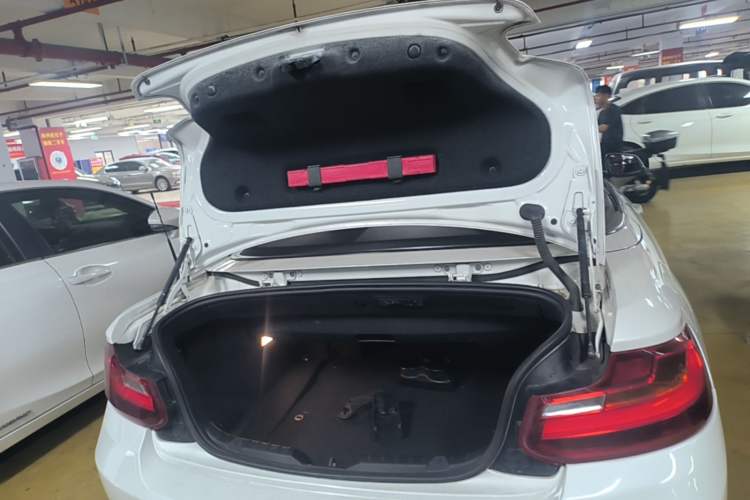 Used BMW 2 Series 2015 218i Convertible Coupe Trunk