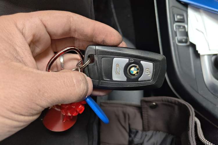 Used BMW 2 Series 2015 218i Convertible Coupe Vehicle Key