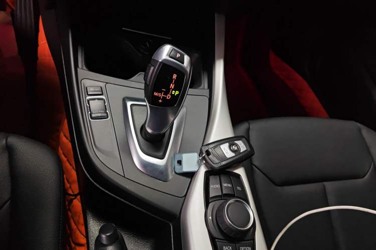 Used BMW 2 Series 2015 218i Convertible Coupe Gear Lever