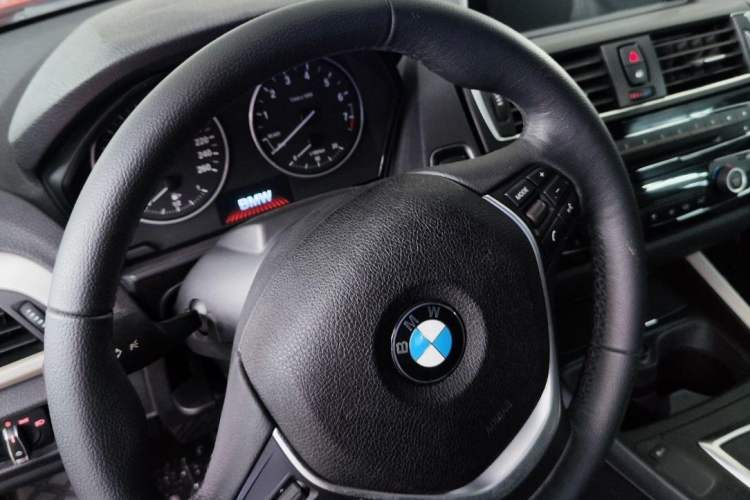 Used BMW 2 Series 2015 218i Convertible Coupe Interior 1