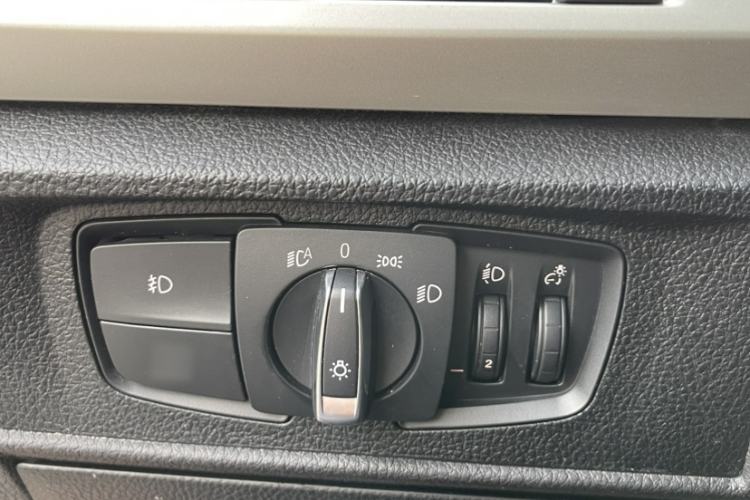 Used BMW 2 Series 2015 218i Interior 1