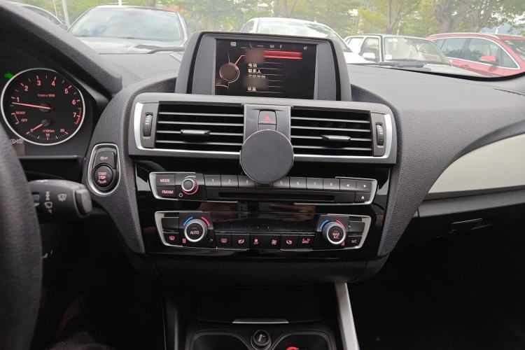 Used BMW 2 Series 2017 220i Convertible Coupe Leading Model Audio And AC Panel