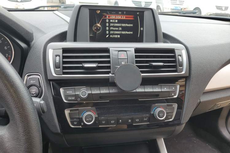 Used BMW 2 Series 2017 220i Convertible Coupe Leading Model Audio And AC Panel
