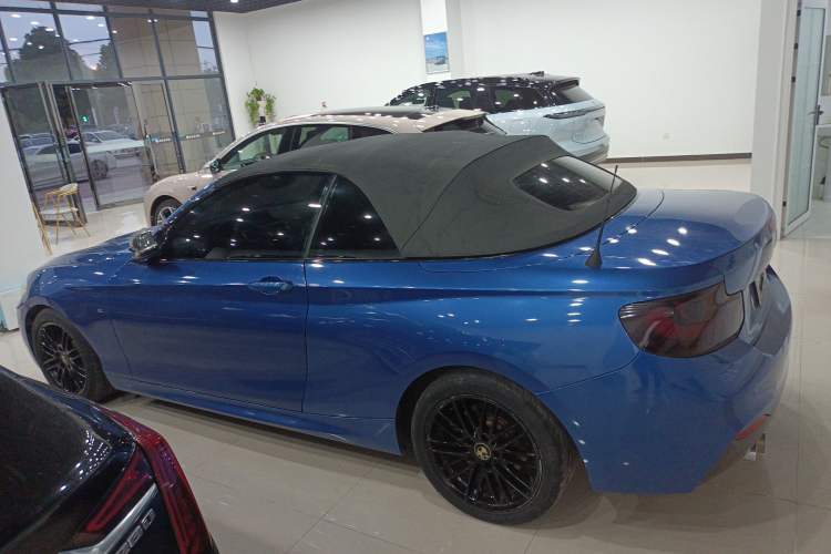 Used BMW 2 Series 2017 220i Convertible Coupe M Sport Edition Exterior 3