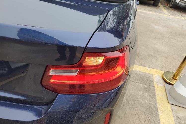 Used BMW 2 Series 2017 220i Convertible Coupe Leading Model Exterior 3