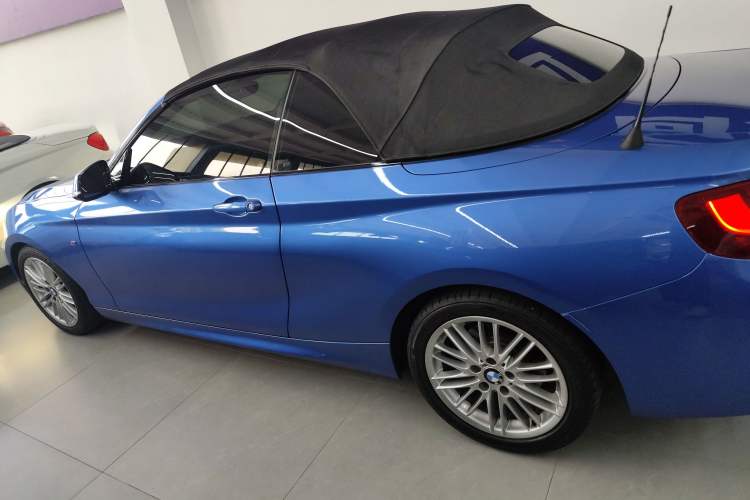 Used BMW 2 Series 2017 220i Convertible Coupe M Sport Edition Exterior 3