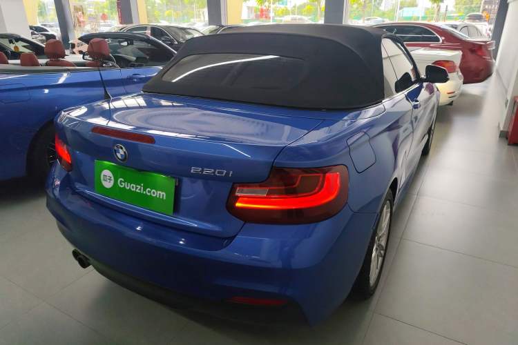 Used BMW 2 Series 2017 220i Convertible Coupe M Sport Edition Exterior 5