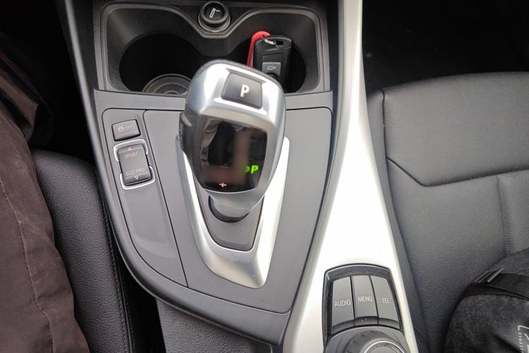 Used BMW 2 Series 2017 220i Convertible Coupe Leading Model Gear Lever