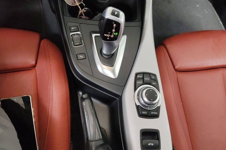 Used BMW 2 Series 2017 220i Convertible Coupe M Sport Edition Gear Lever