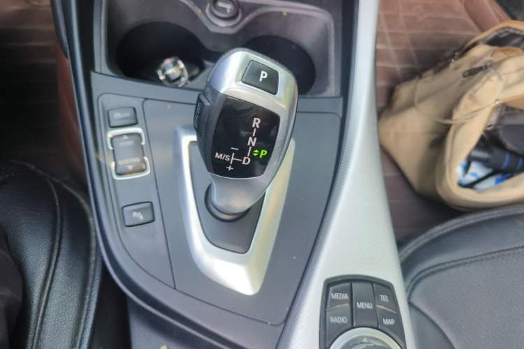 Used BMW 2 Series 2017 220i Convertible Coupe M Sport Edition Gear Lever