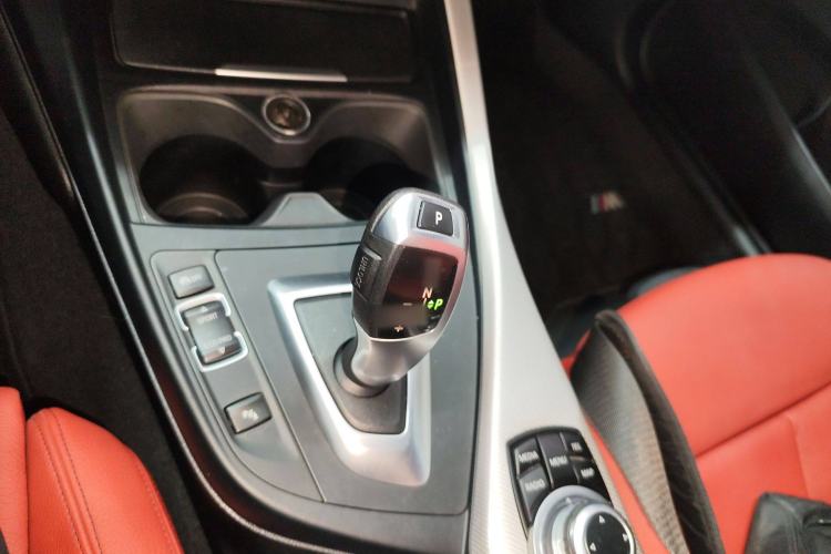 Used BMW 2 Series 2017 220i Convertible Coupe M Sport Edition Gear Lever